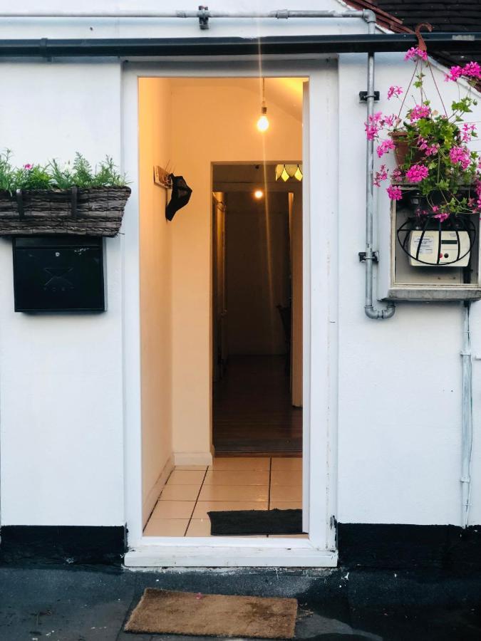 Dach Apartments - Cozy 3 Bed Apartment In Hendon Edgware ภายนอก รูปภาพ