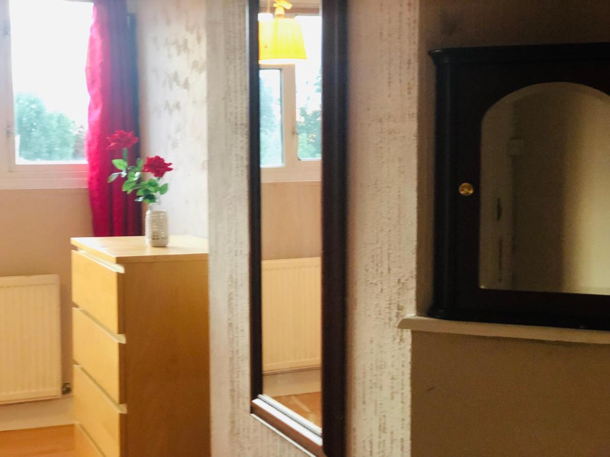 Dach Apartments - Cozy 3 Bed Apartment In Hendon Edgware ภายนอก รูปภาพ