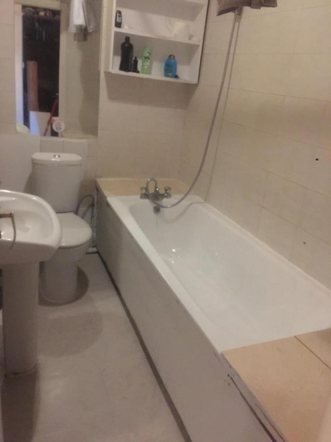 Dach Apartments - Cozy 3 Bed Apartment In Hendon Edgware ภายนอก รูปภาพ