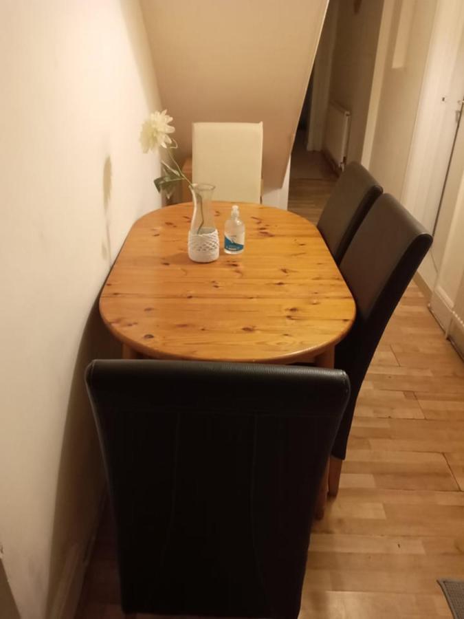 Dach Apartments - Cozy 3 Bed Apartment In Hendon Edgware ภายนอก รูปภาพ