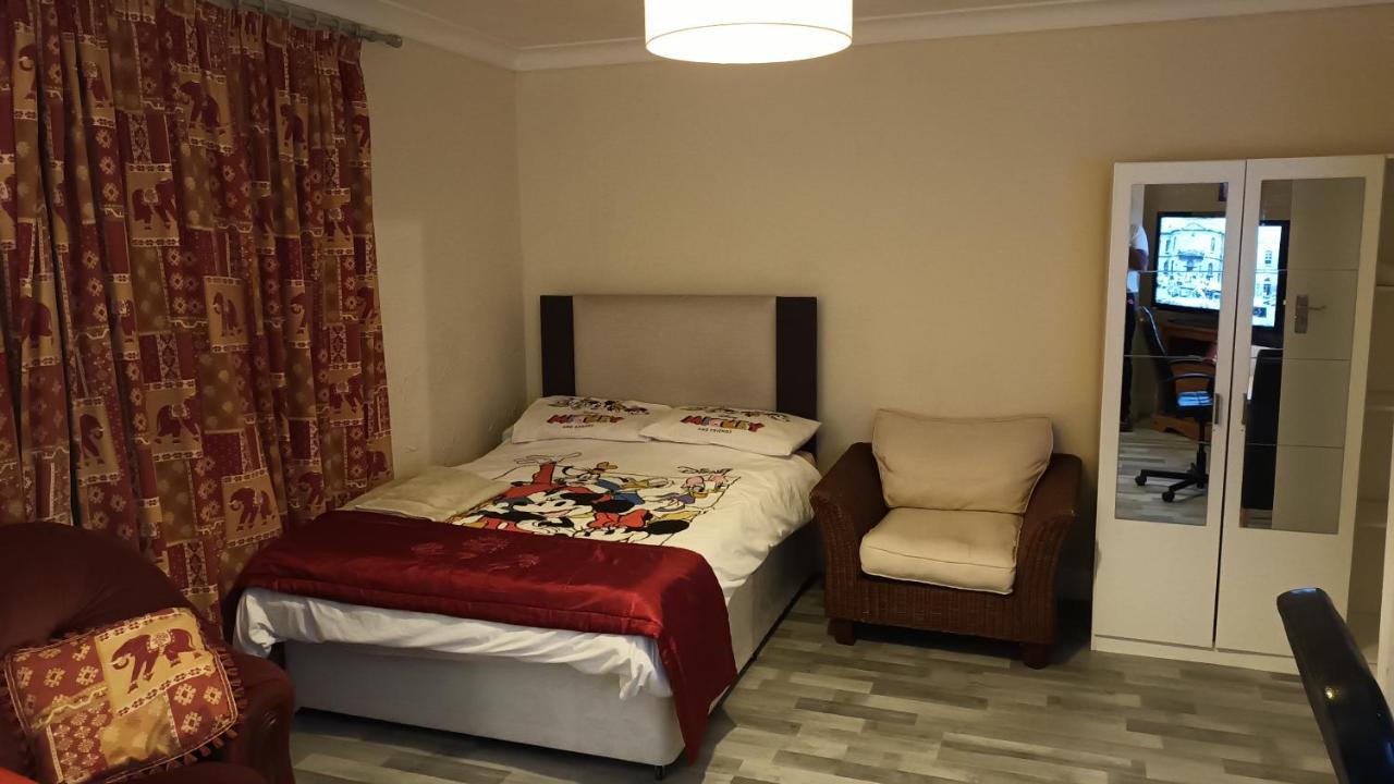 Dach Apartments - Cozy 3 Bed Apartment In Hendon Edgware ภายนอก รูปภาพ